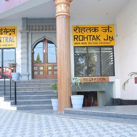Inter Urban Hotel Rohtak Zewnętrze zdjęcie
