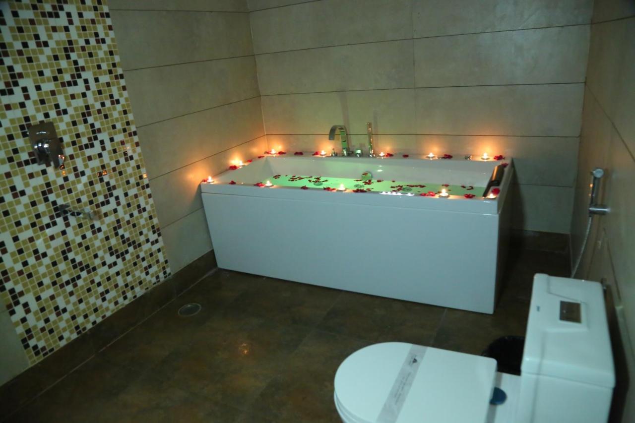 Inter Urban Hotel Rohtak Zewnętrze zdjęcie