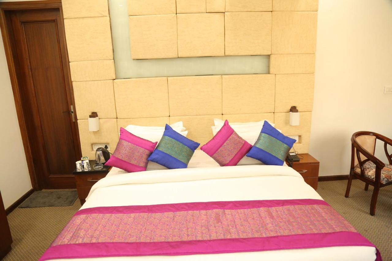 Inter Urban Hotel Rohtak Zewnętrze zdjęcie